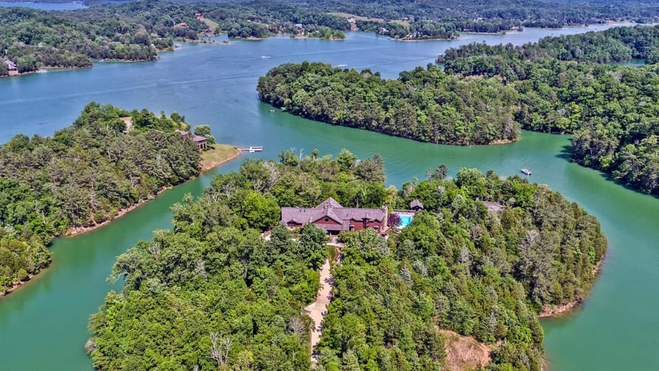 Nearby landmark, Day, Natural landscape, Bird's eye view, Lake view