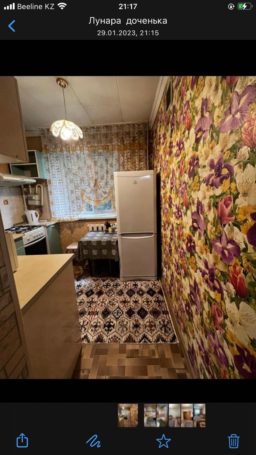 Kitchen or kitchenette, minibar, stove