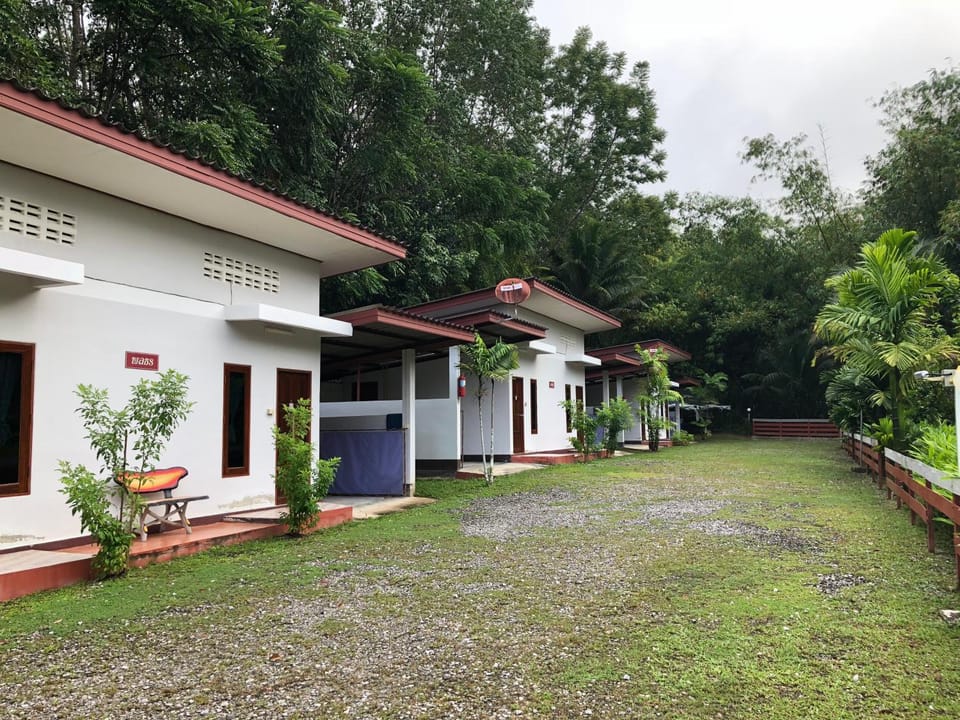 Thanathorn Guesthouse Bed and Breakfast in Thailand