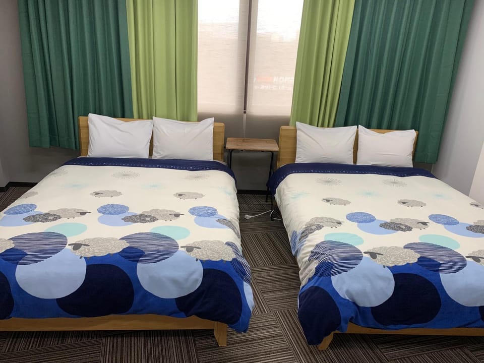 4人で一緒に熊本の中心地の最も広く安価な部屋 KDY stay Bed and Breakfast in Japan