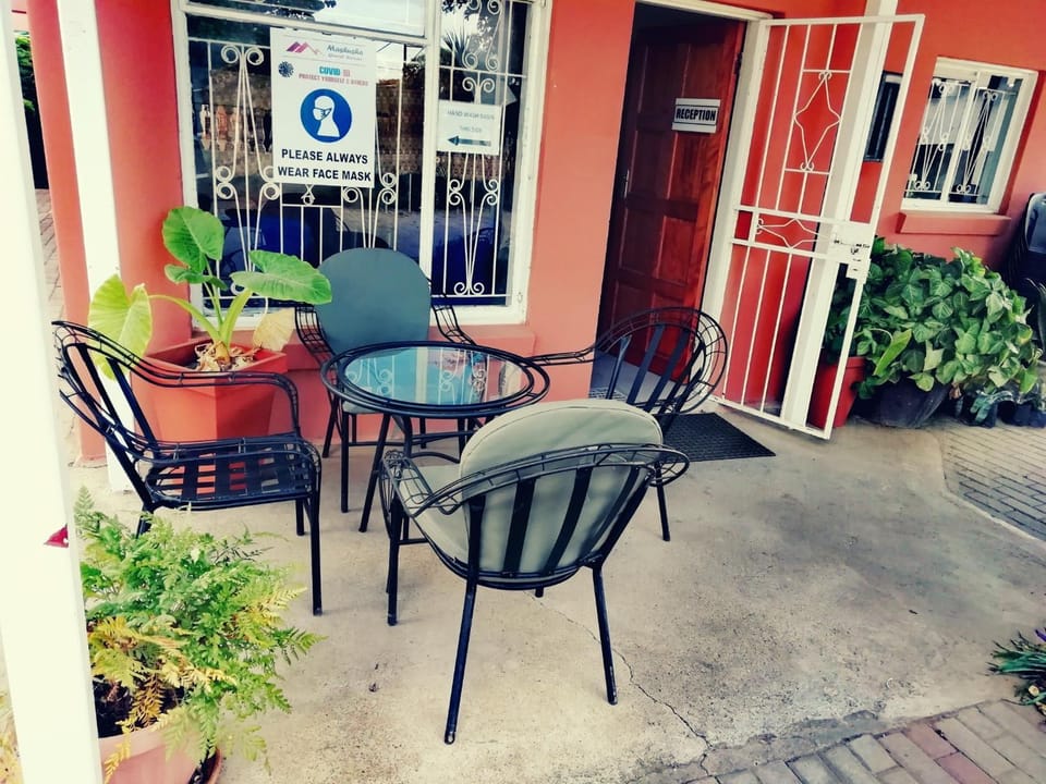 Facade/entrance, Seating area