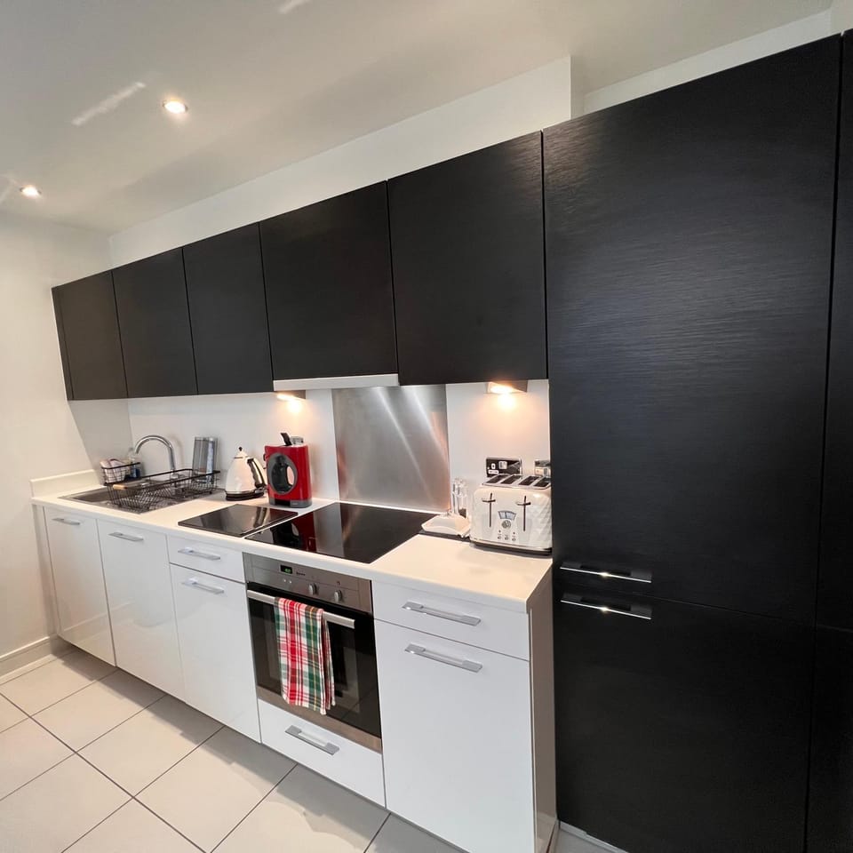 Coffee/tea facilities, Kitchen or kitchenette, dishwasher, toaster