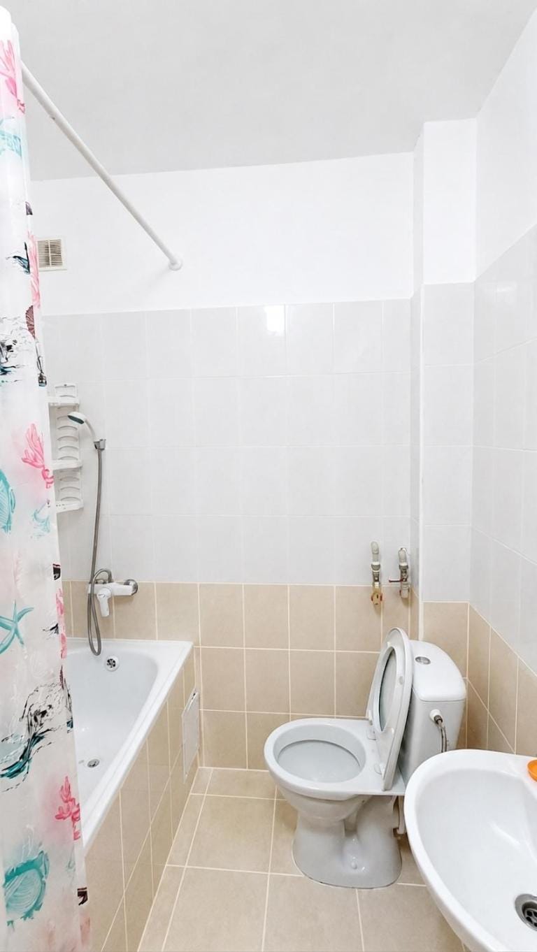 Shower, Toilet, Bathroom