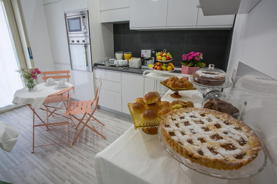 Lounge or bar, Communal kitchen