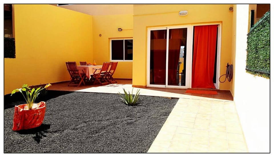 Facade/entrance, Garden view