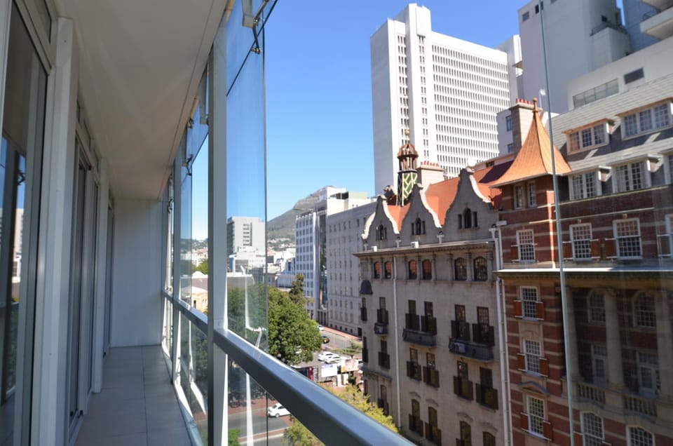 City view, Quiet street view