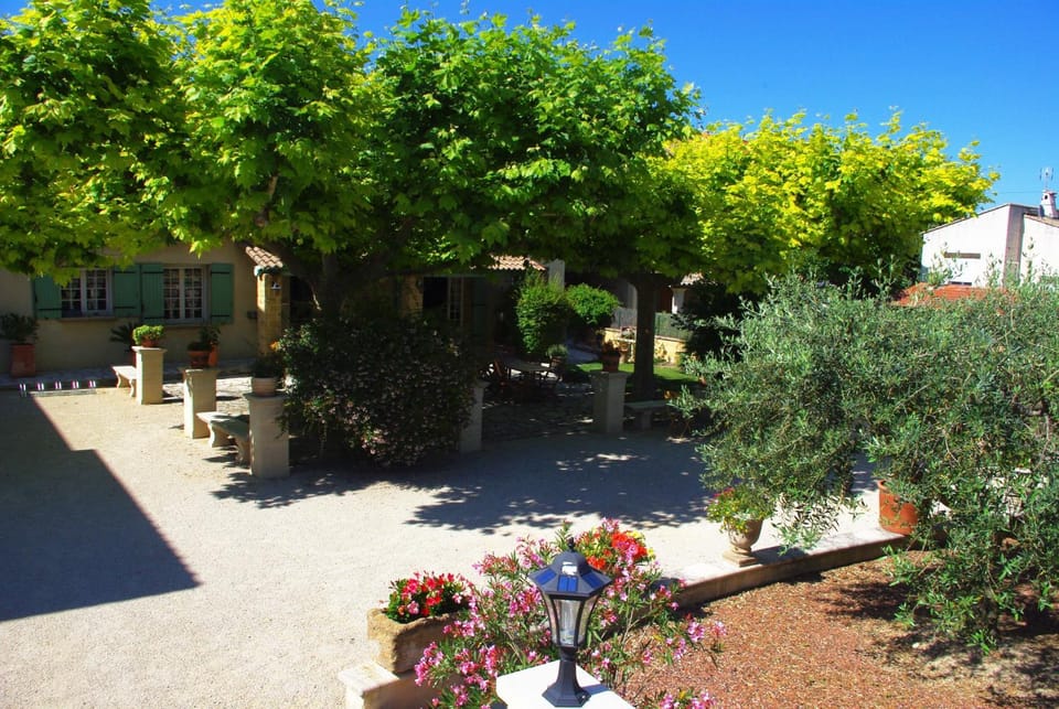 Garden, Area and facilities