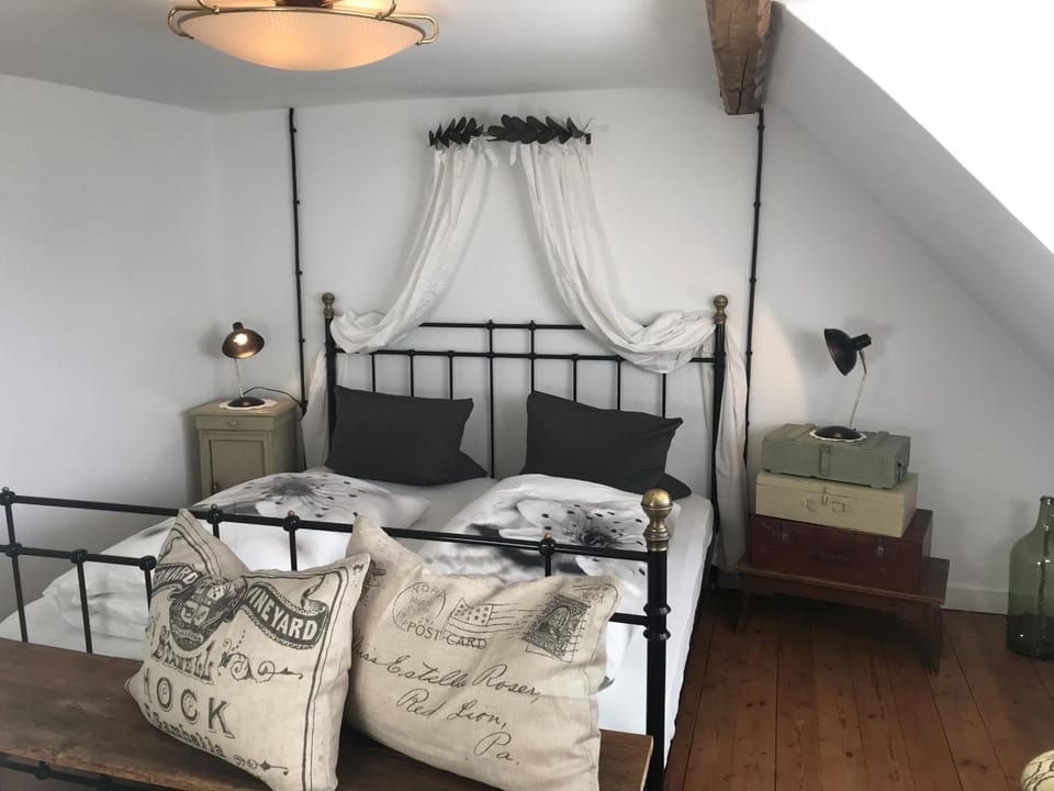 Living room, Bedroom