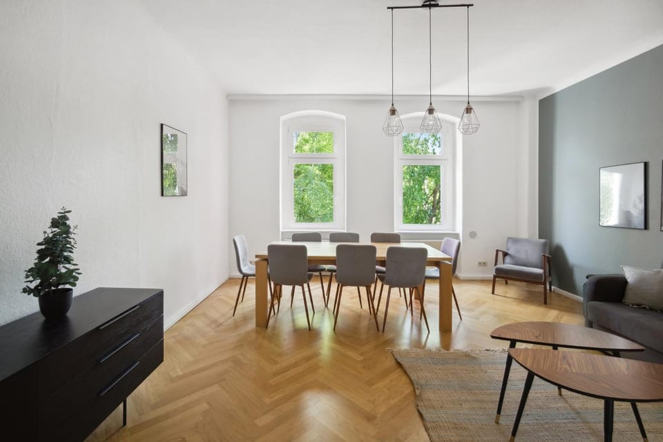 Living room, Dining area