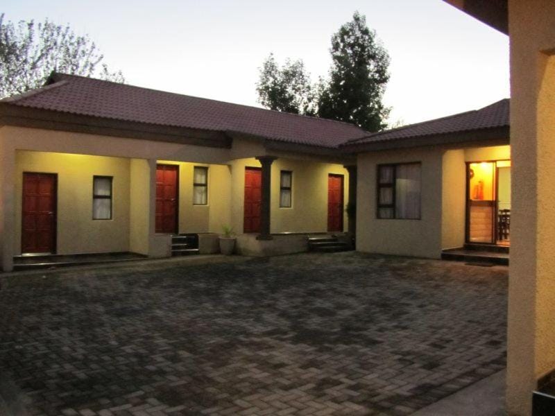 Road Stay Bed and Breakfast in Africa