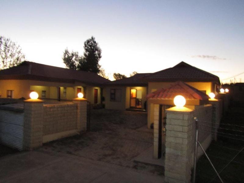 Road Stay Bed and Breakfast in Africa