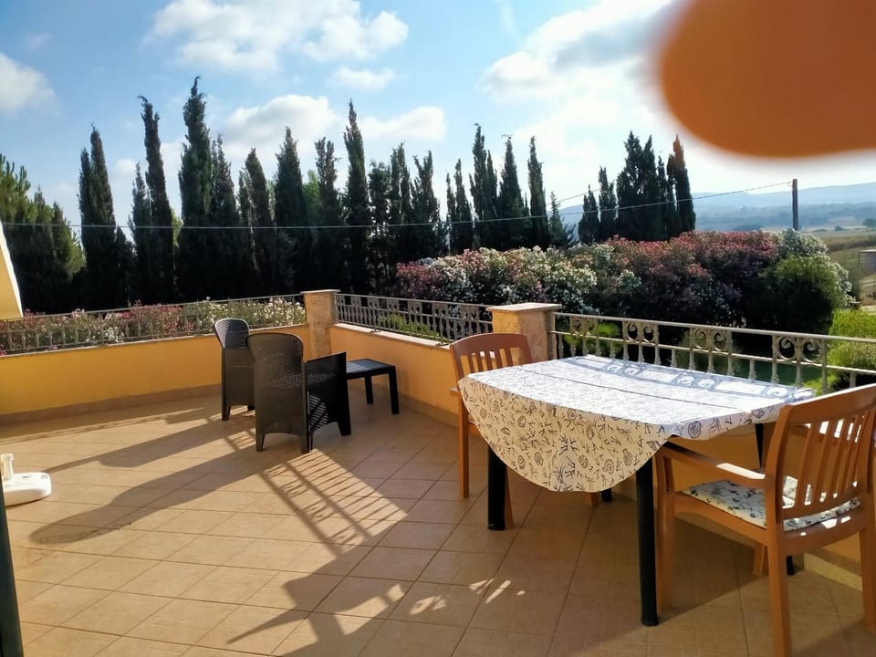 Day, View (from property/room), Balcony/Terrace, Seating area, Dining area