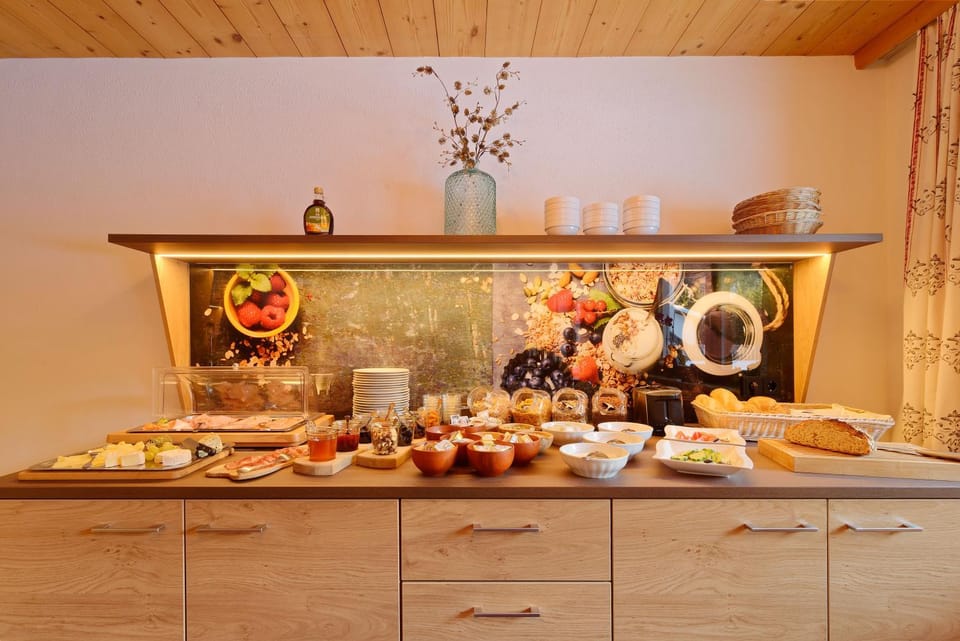 Decorative detail, Breakfast