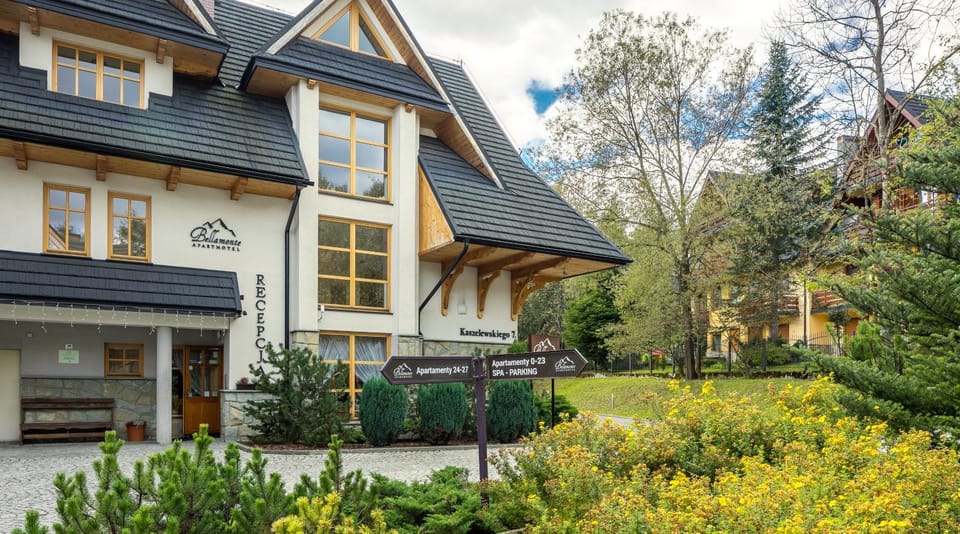Property building, Spring, Day, Garden