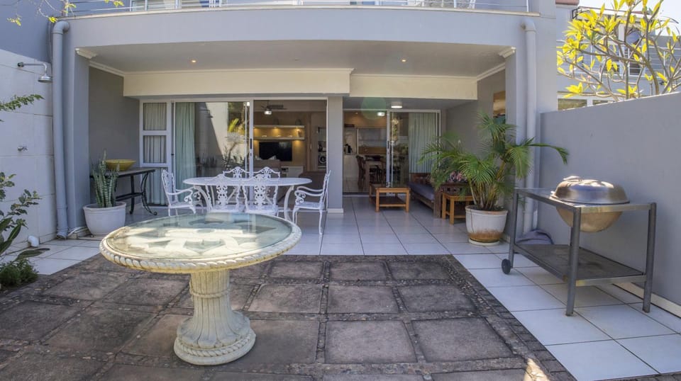 Patio, Seating area, Dining area