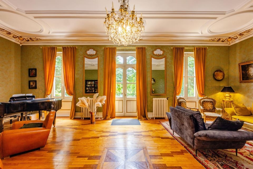 Le Manoir du Thouron Bed and Breakfast in Occitanie