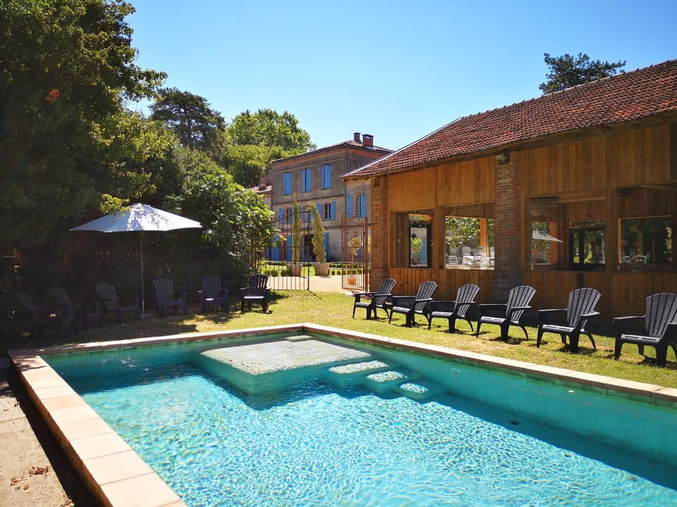 Le Manoir du Thouron Bed and Breakfast in Occitanie