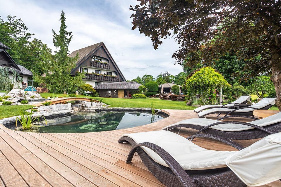 Property building, Garden, Garden, View (from property/room), Garden view, Mountain view