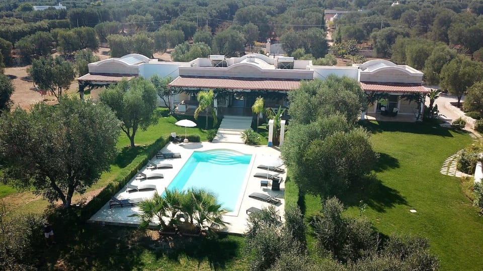 Property building, Pool view