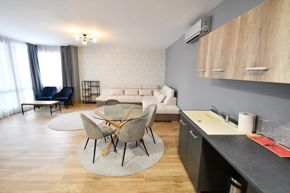 Living room, Photo of the whole room, Family