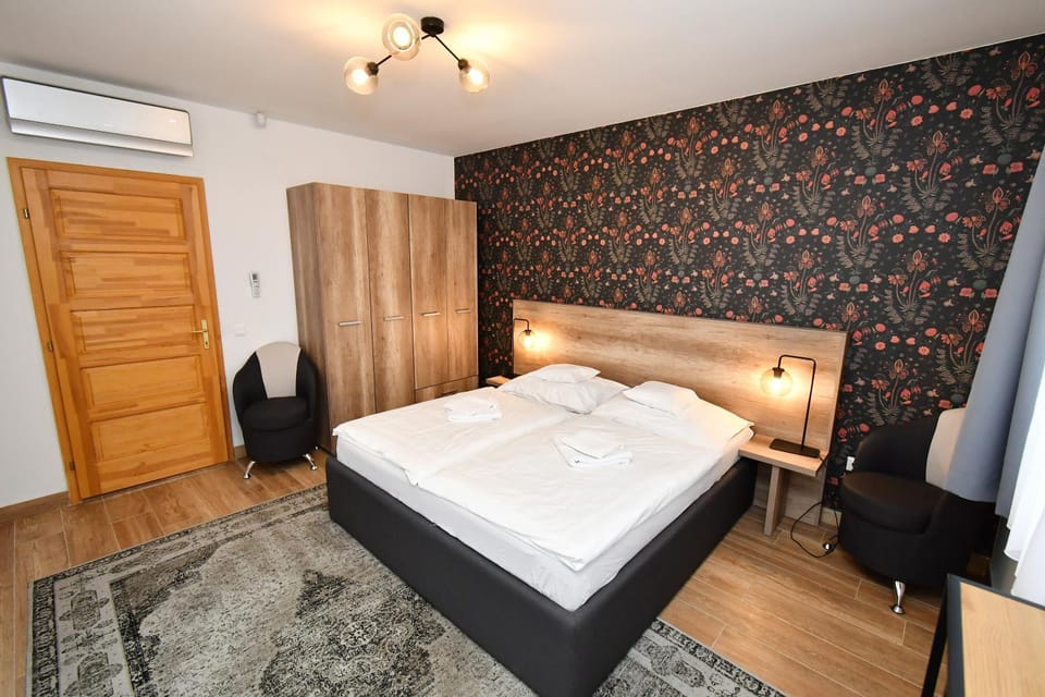 Bedroom, Family