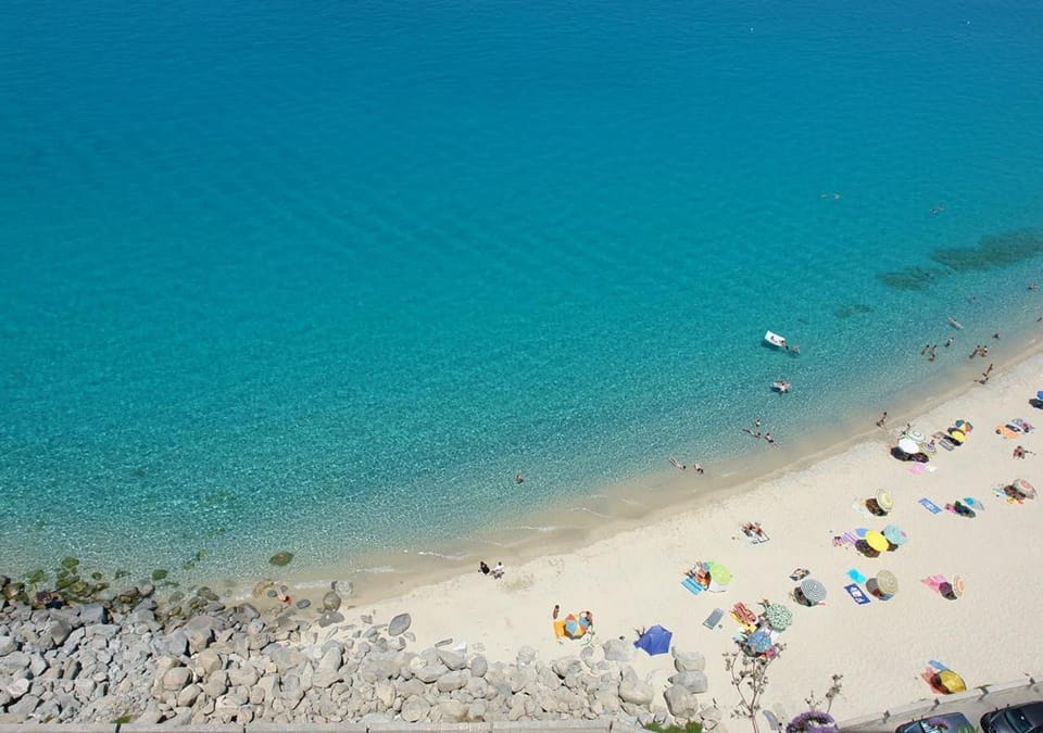Day, Beach, Sea view, group of guests, sunbed