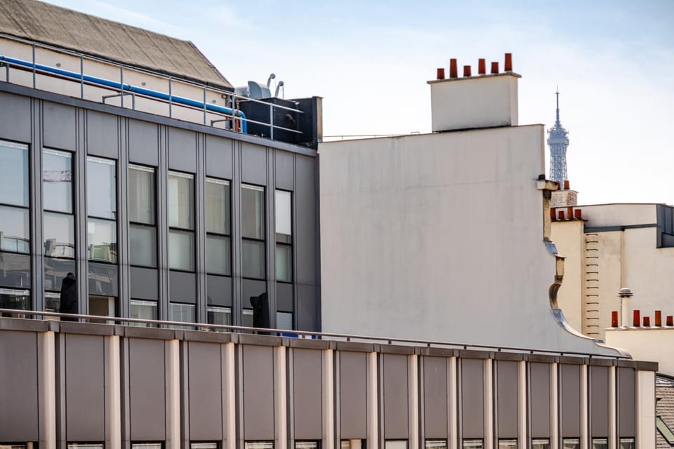 Chic Parisian Studio steps from Champs Elysees Apartment in Paris
