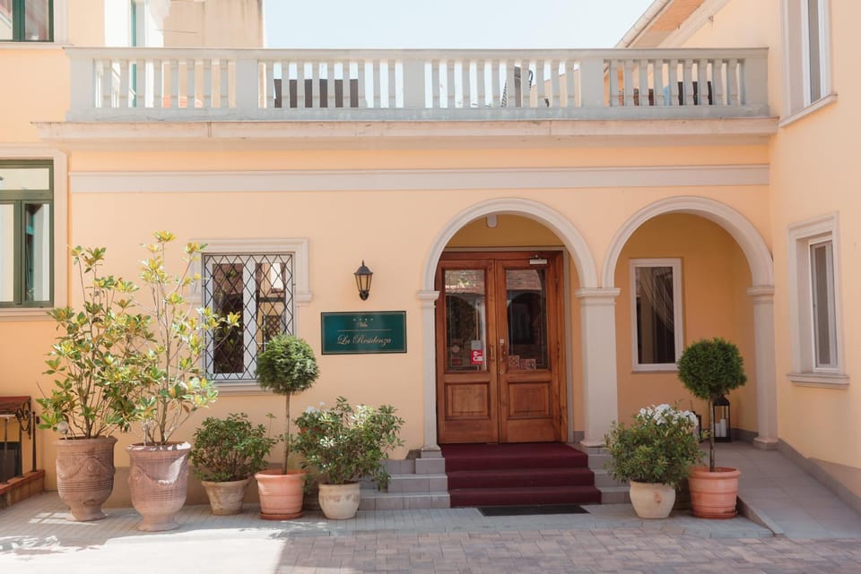 Property building, Facade/entrance