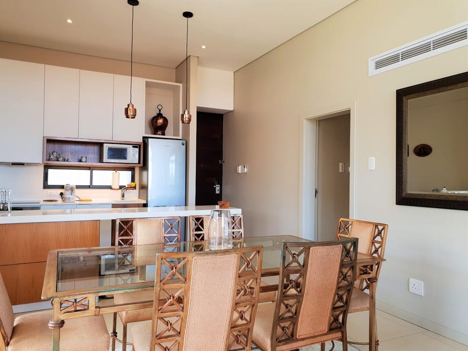 Kitchen or kitchenette, Seating area