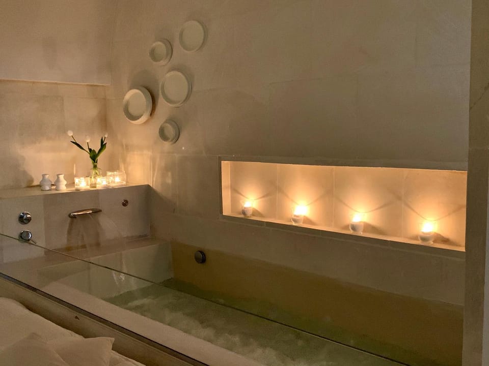 Hot Tub, Hot Tub, Bathroom