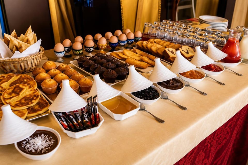 Food and drinks, Continental breakfast, Buffet breakfast