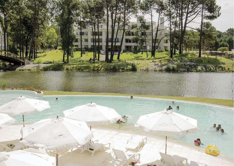 Property building, Swimming pool, Swimming pool