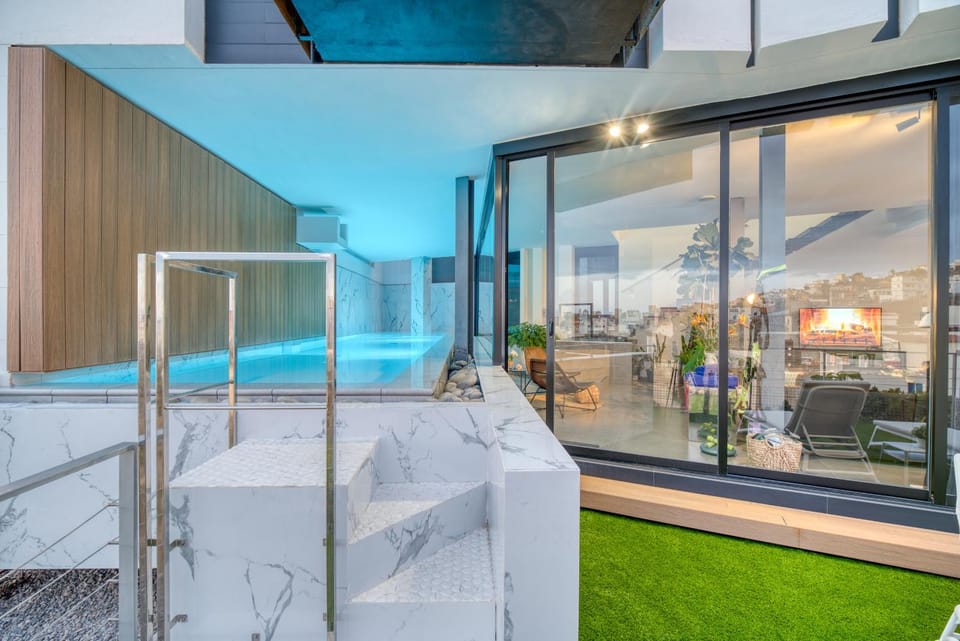 Pool view, Swimming pool