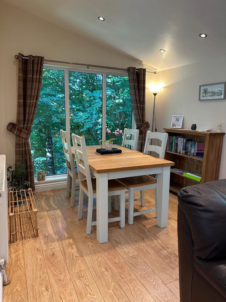 Seating area, Dining area, Garden view