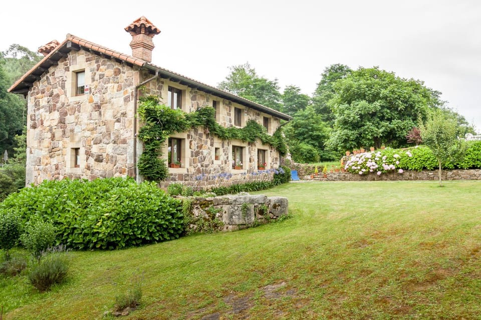El Molino de Rucandio House in Cantabria