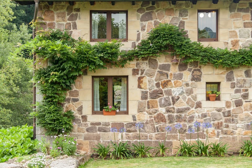 El Molino de Rucandio House in Cantabria