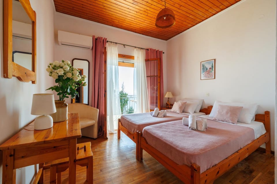 Bed, Bedroom, Sea view