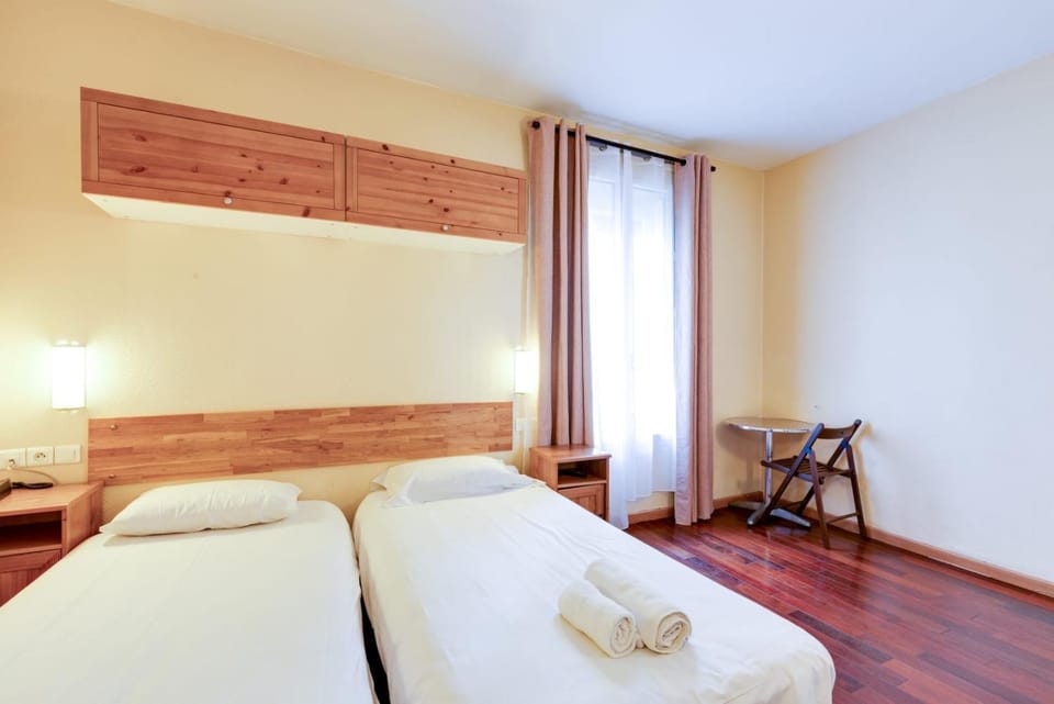 Bed, Photo of the whole room, Bedroom, towels, wardrobe