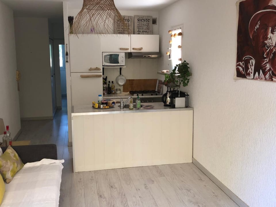 Coffee/tea facilities, Kitchen or kitchenette