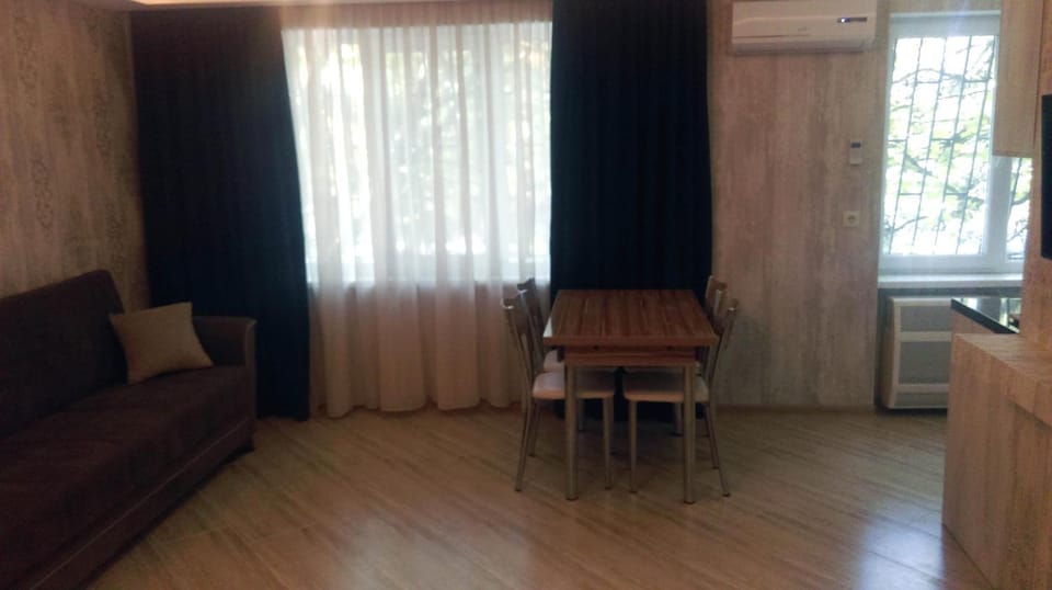 Photo of the whole room, Decorative detail, Seating area, Dining area