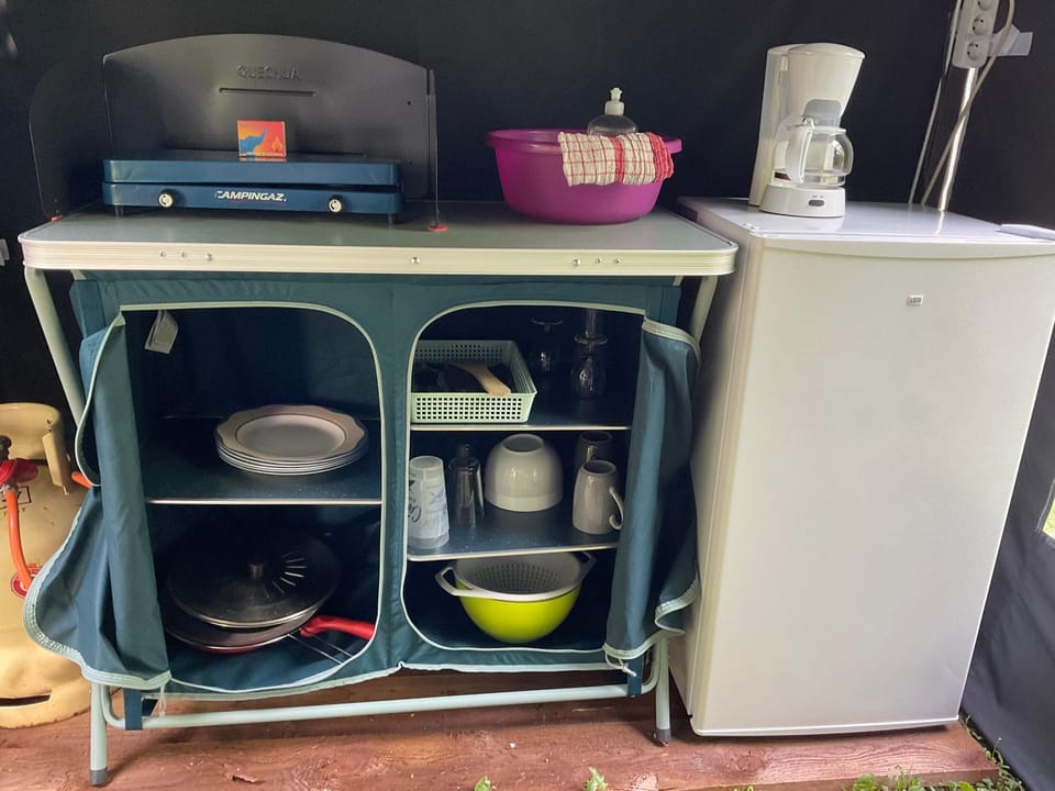 Camping Le Canoë Campground/ 
RV Resort in Jura