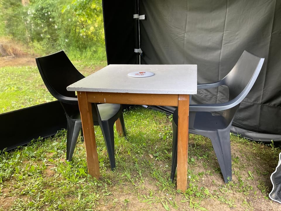 Camping Le Canoë Campground/ 
RV Resort in Jura