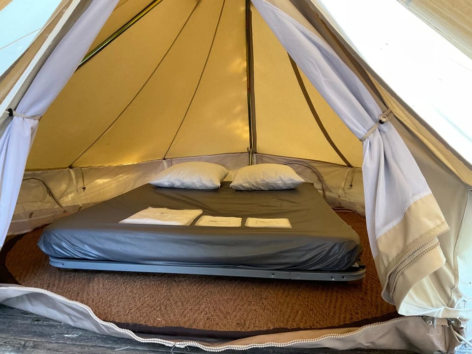 Camping Le Canoë Campground/ 
RV Resort in Jura