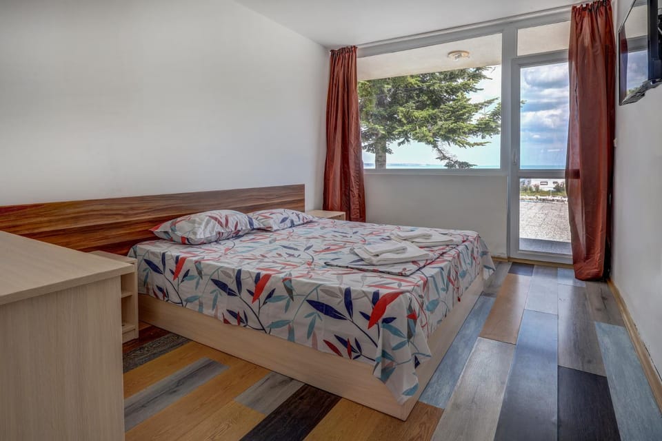 Bed, Photo of the whole room, Bedroom, Sea view