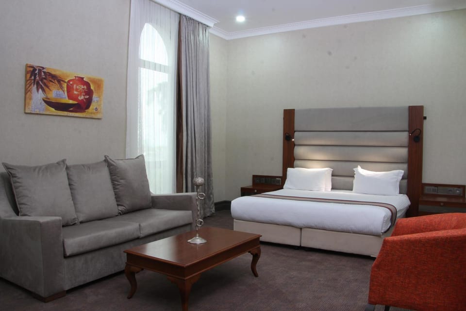 Photo of the whole room, Seating area, Bedroom