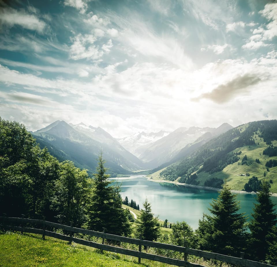 Nearby landmark, Natural landscape, Lake view