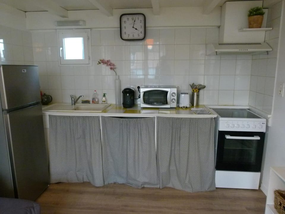 Coffee/tea facilities, Kitchen or kitchenette