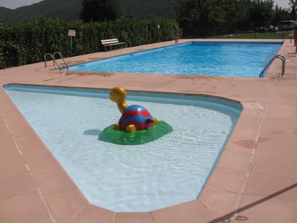 Swimming pool, Swimming pool