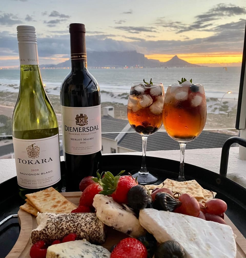 Balcony/Terrace, Food and drinks, Mountain view, Sea view