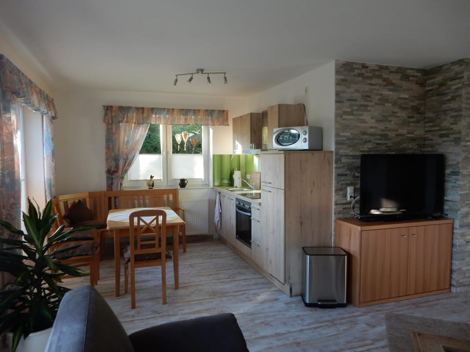 TV and multimedia, Dining area